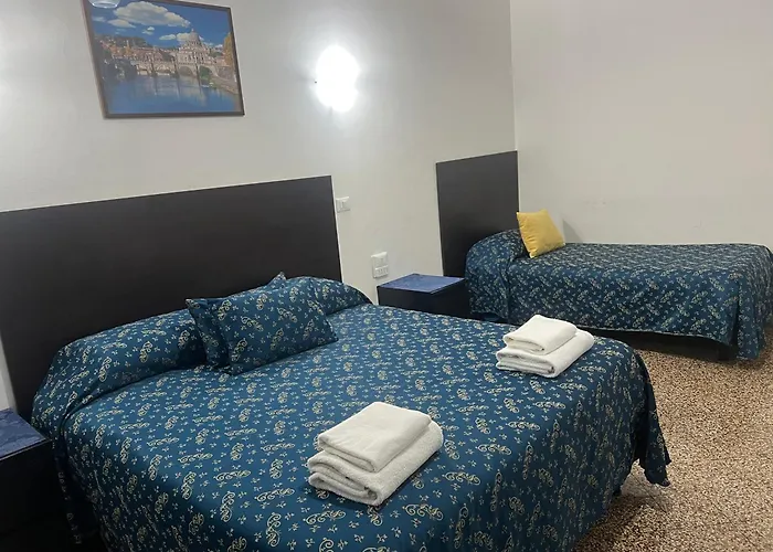 Ines Downtown 4*